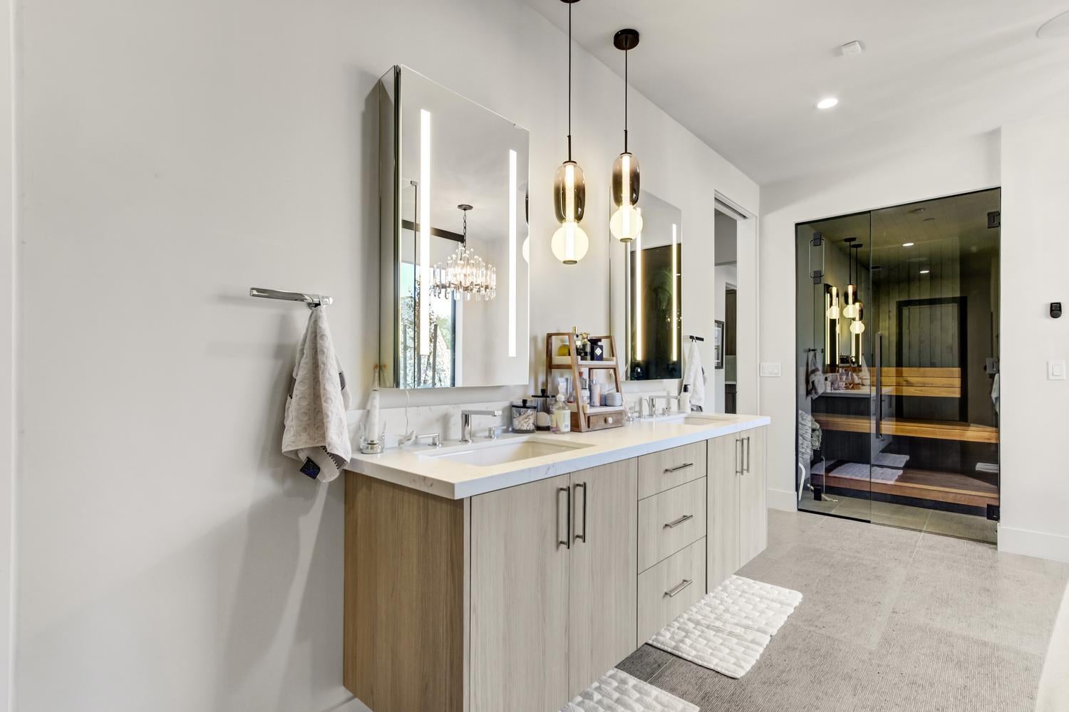5708 Avenida Robles