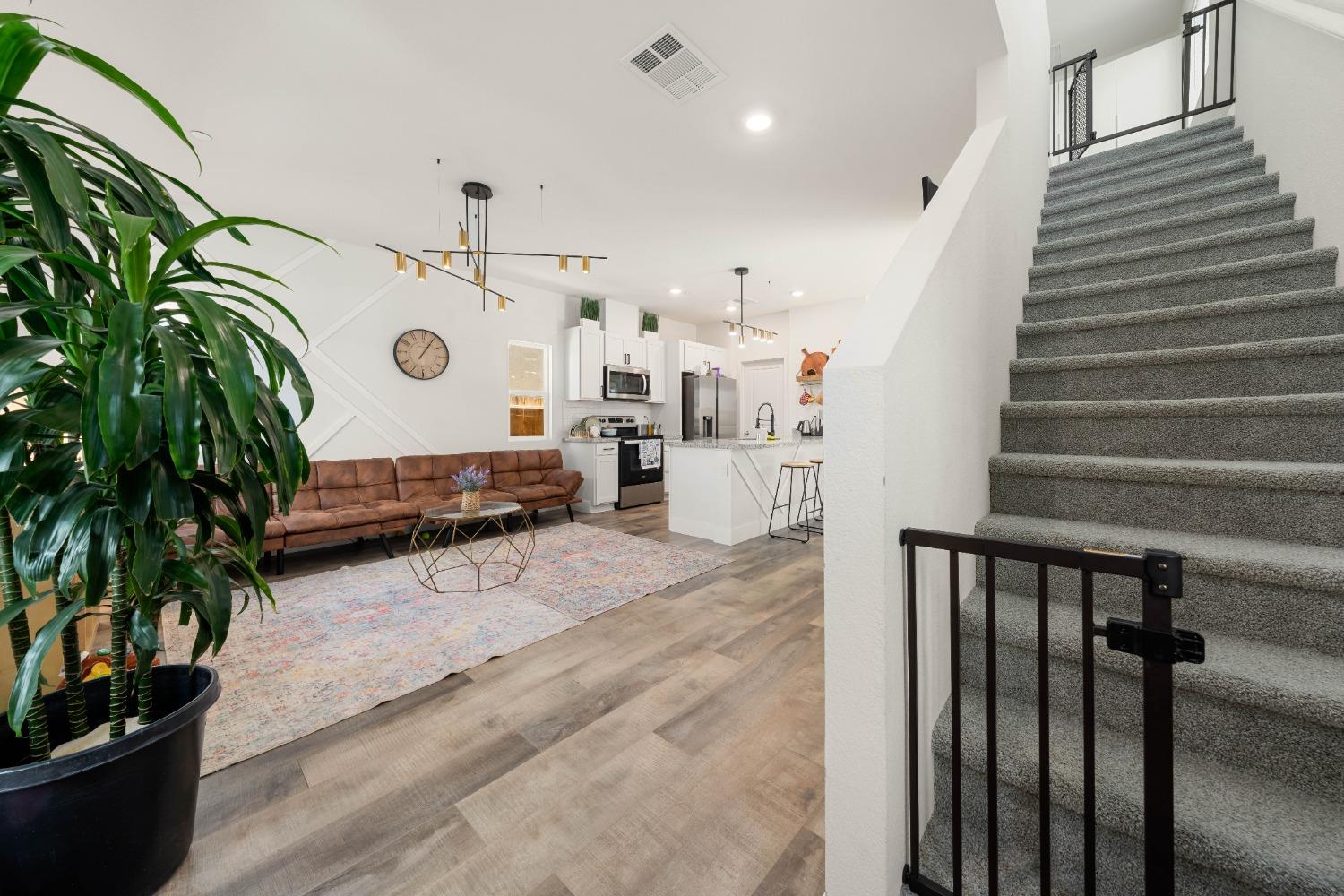 9025 Sausalito Lane