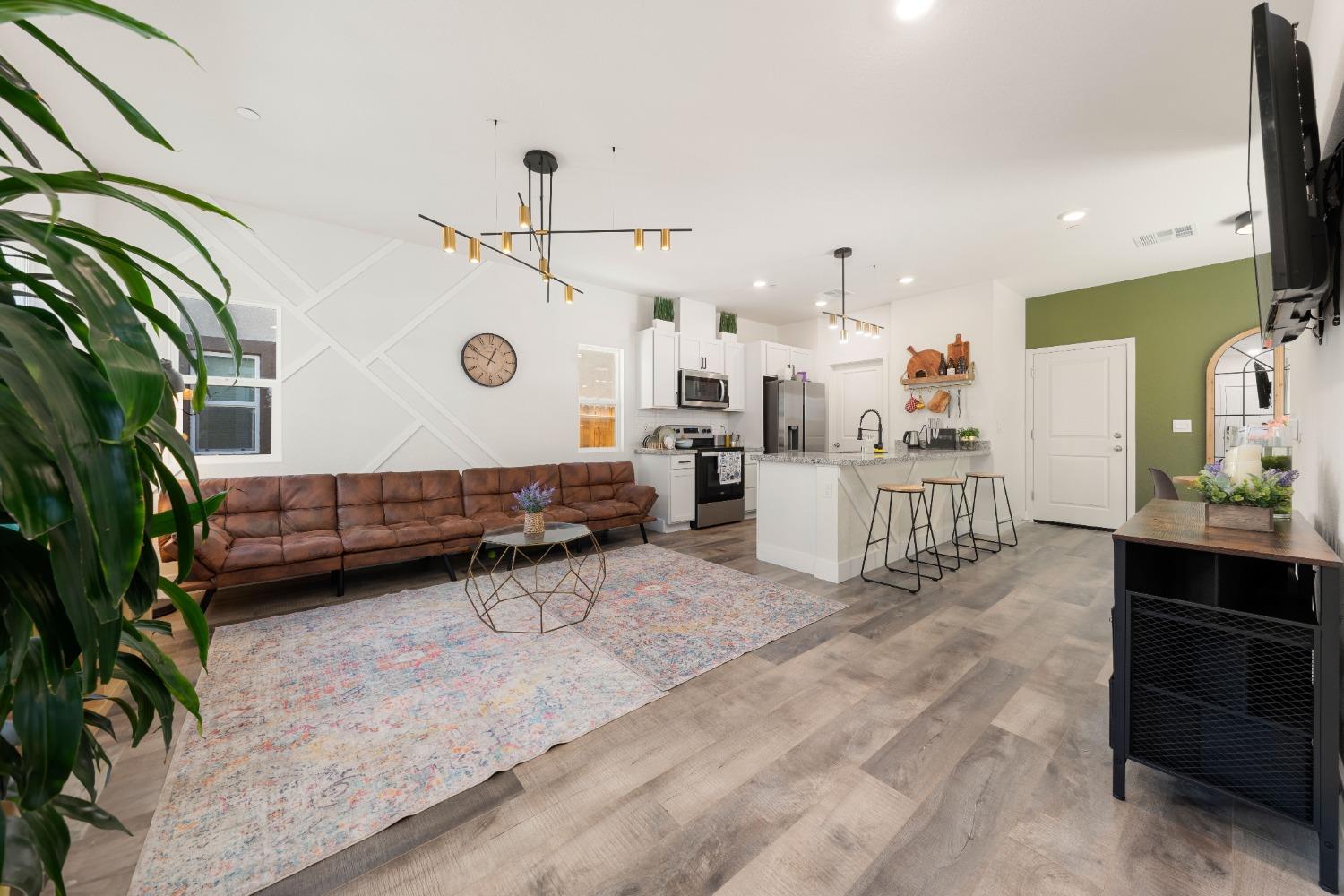 9025 Sausalito Lane