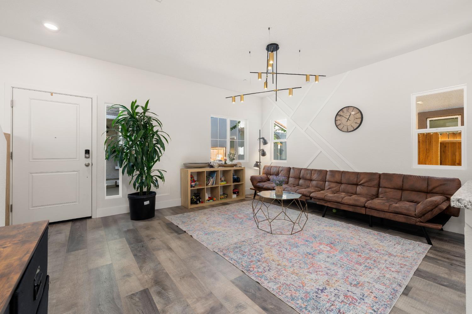 9025 Sausalito Lane