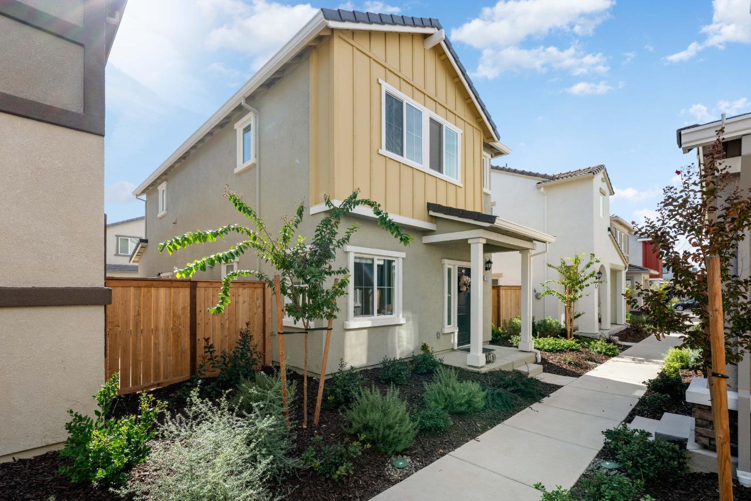9025 Sausalito Lane