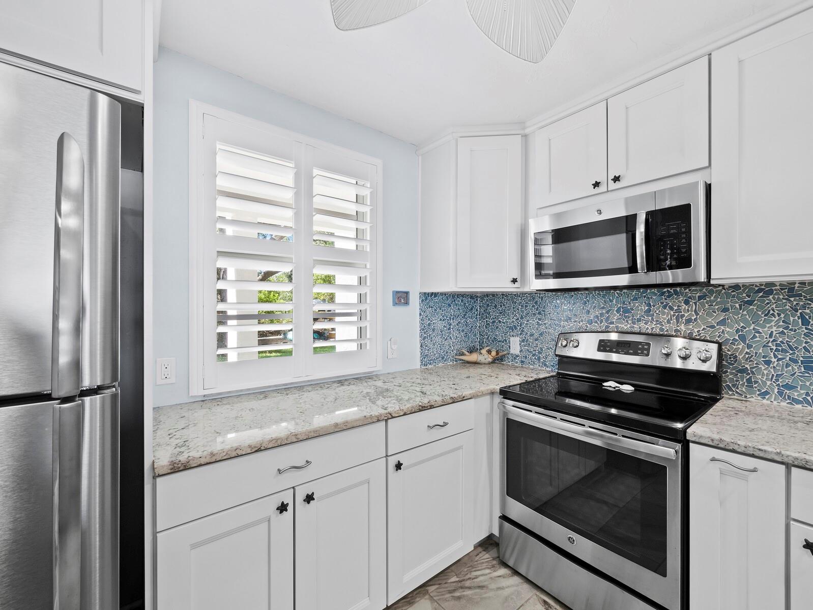 600 SUTTON PL #104