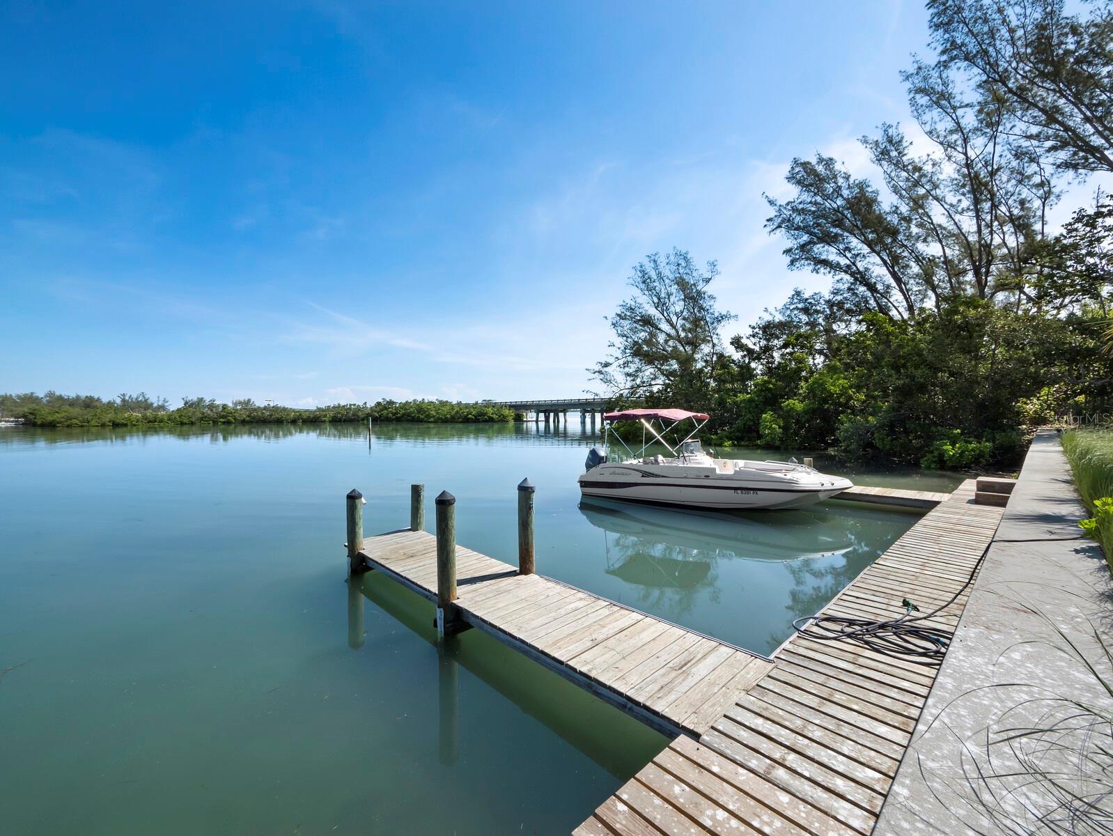 490 N SHORE RD #6