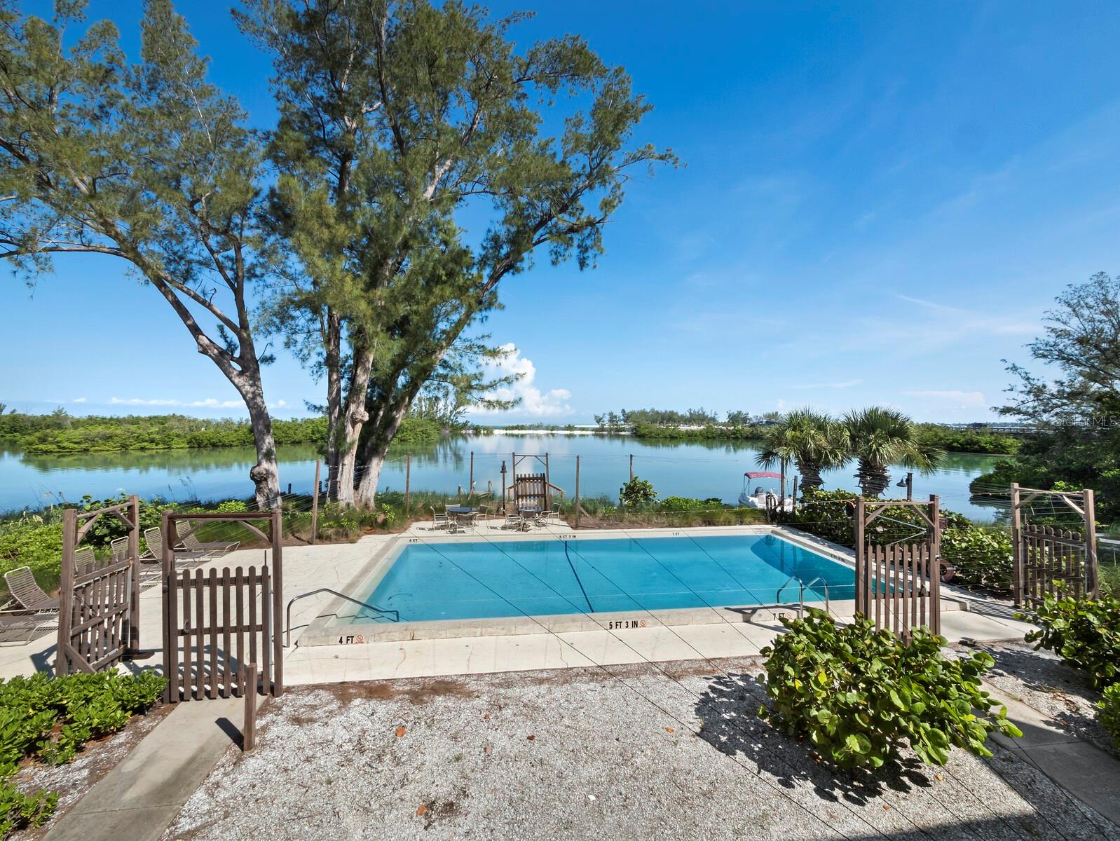 490 N SHORE RD #6