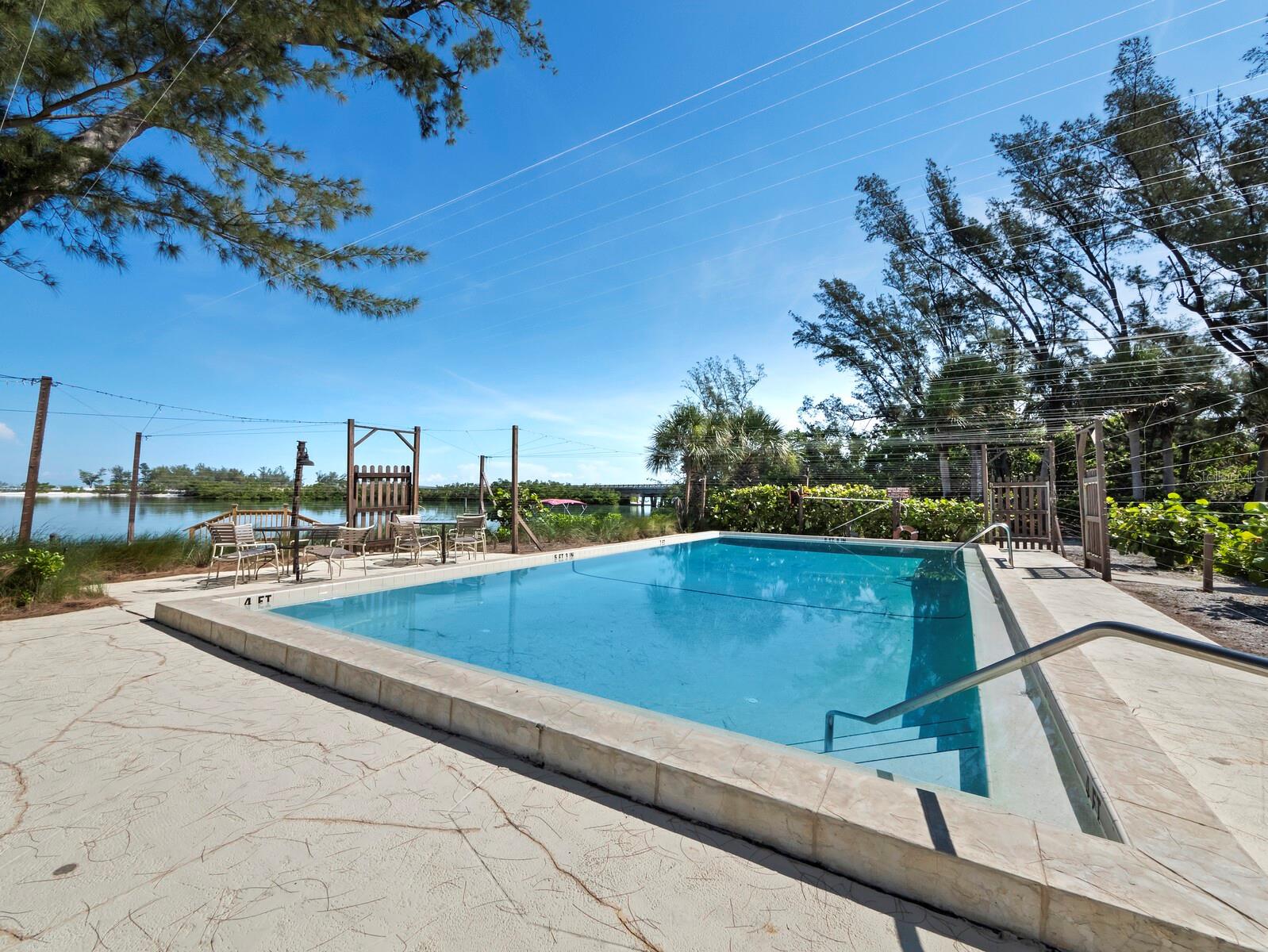 490 N SHORE RD #6