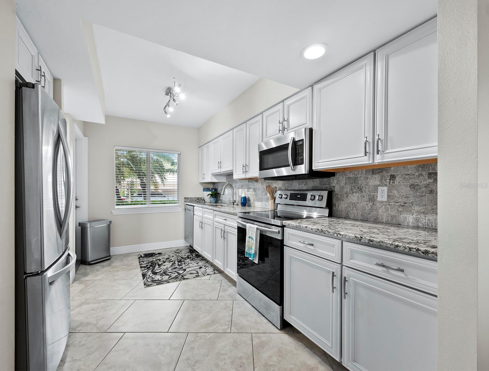 4825 GULF OF MEXICO DR #105