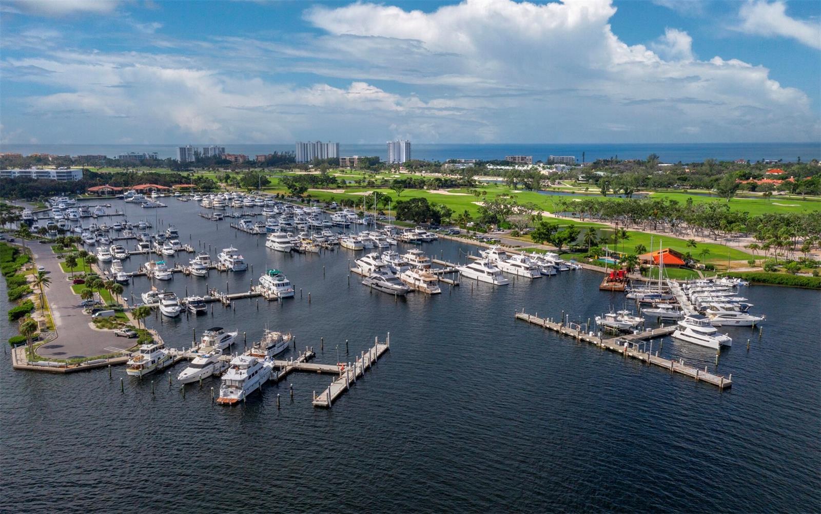 2800 HARBOURSIDE DR #E06