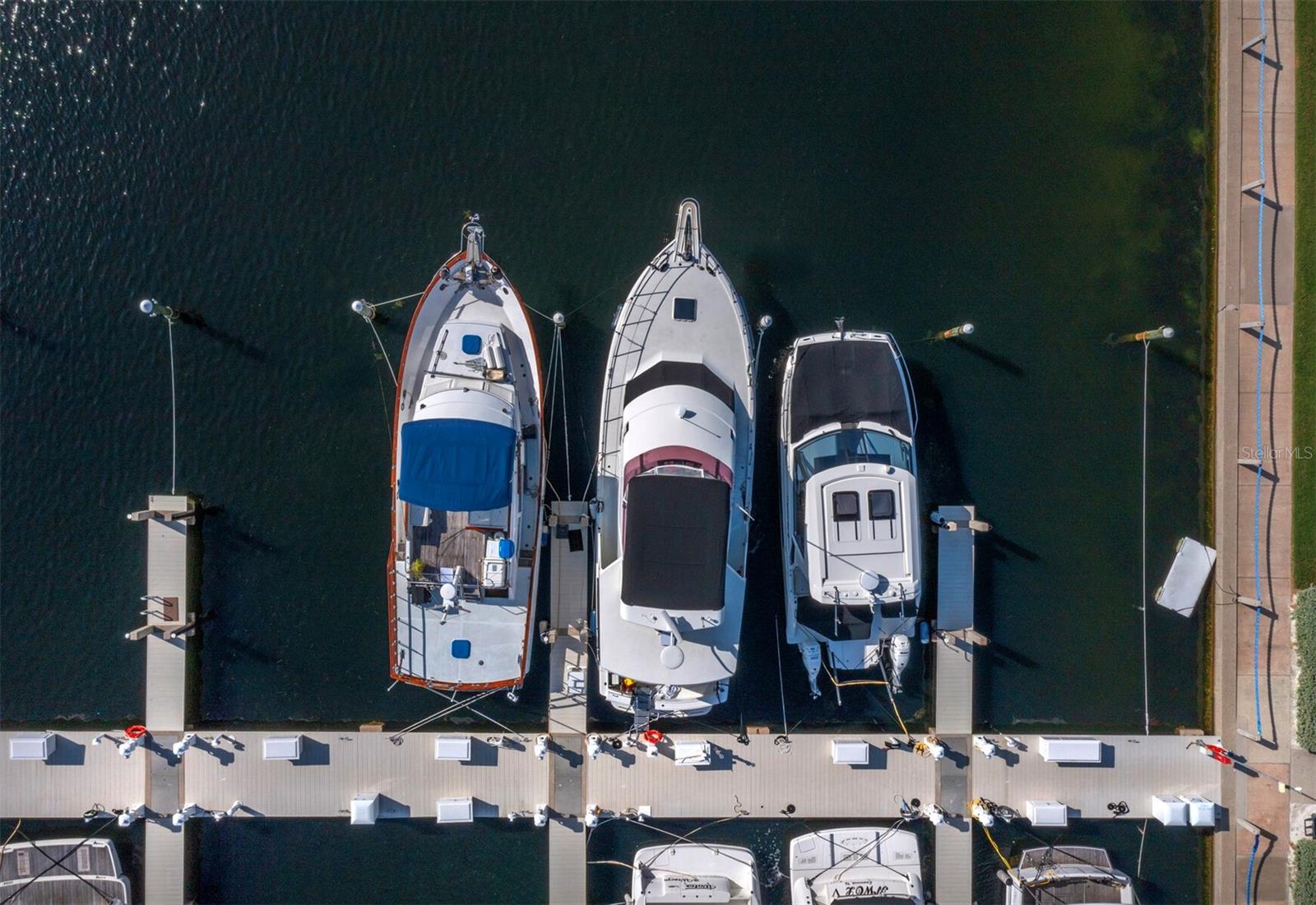 2800 HARBOURSIDE DR #E06