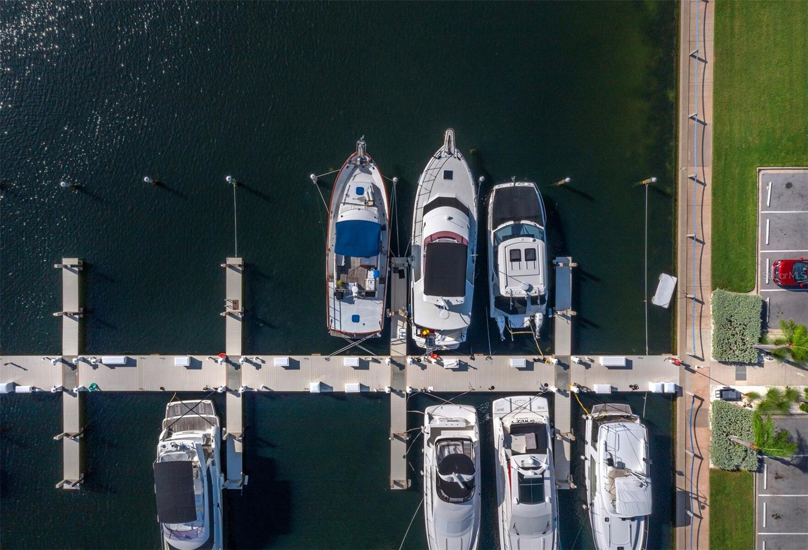 2800 HARBOURSIDE DR #E06