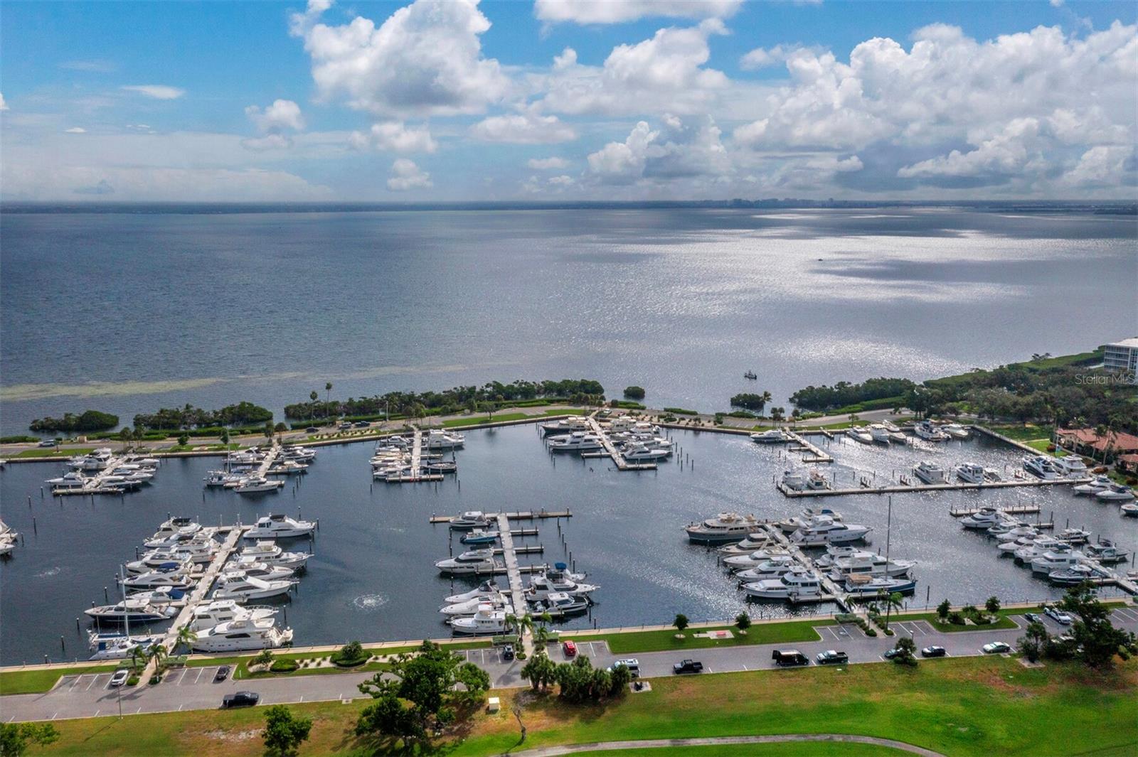 2800 HARBOURSIDE DR #E06