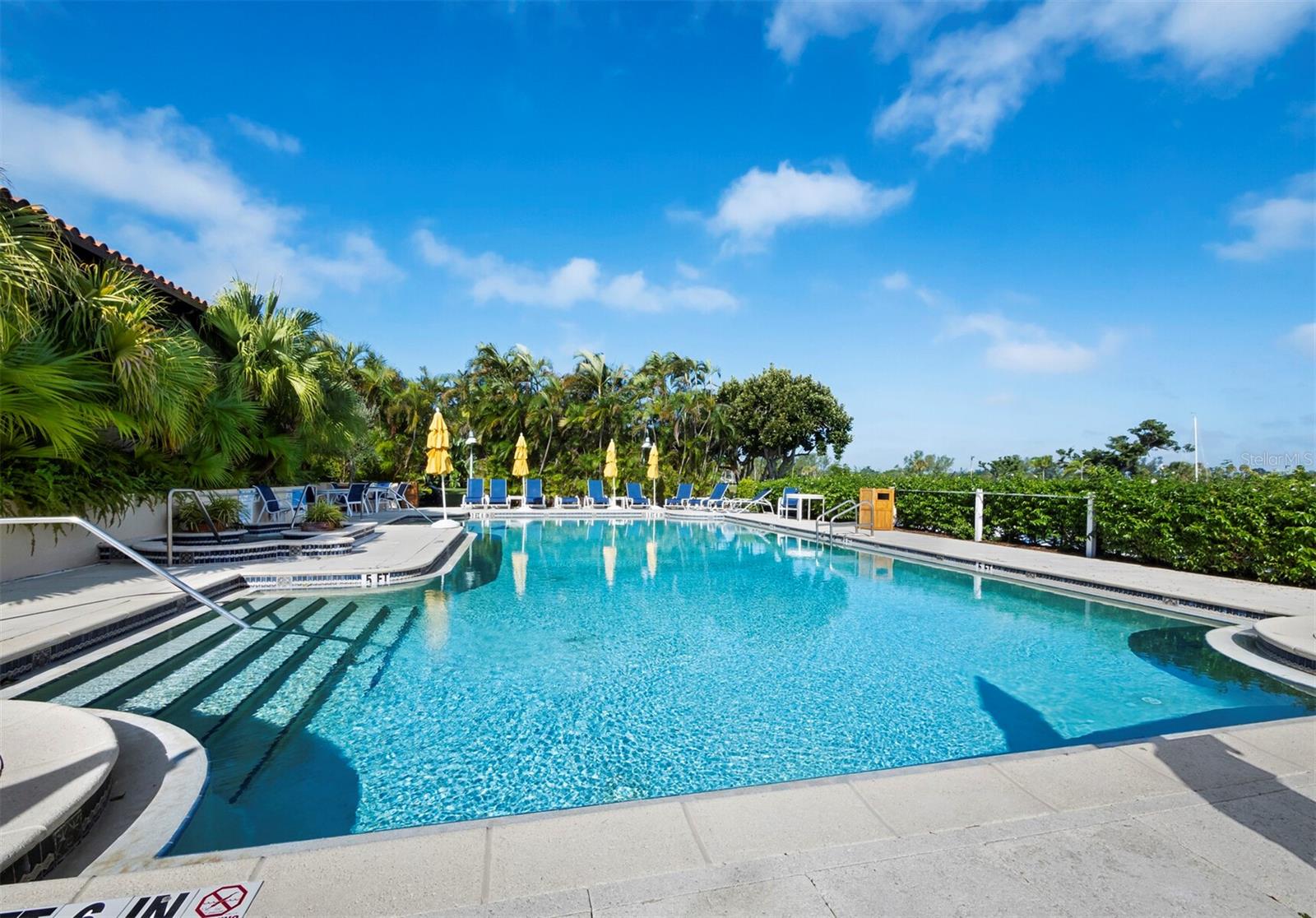 2800 HARBOURSIDE DR #E06
