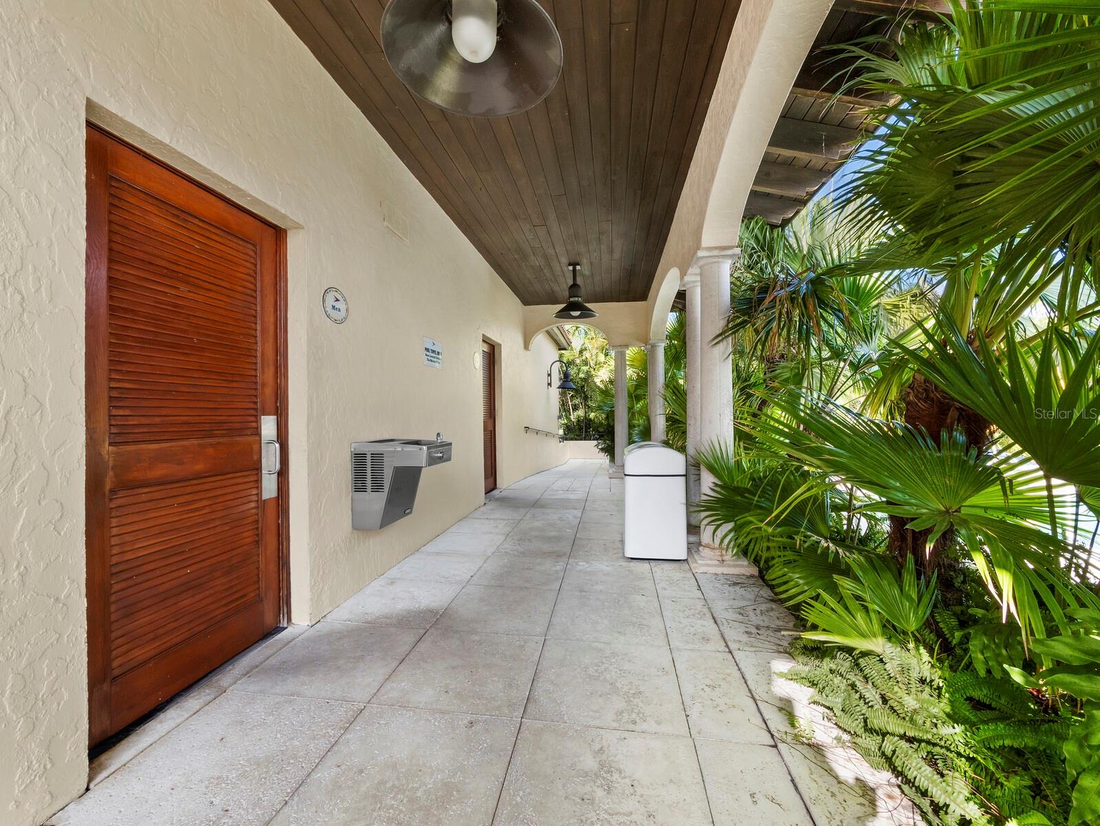 2800 HARBOURSIDE DR #E06