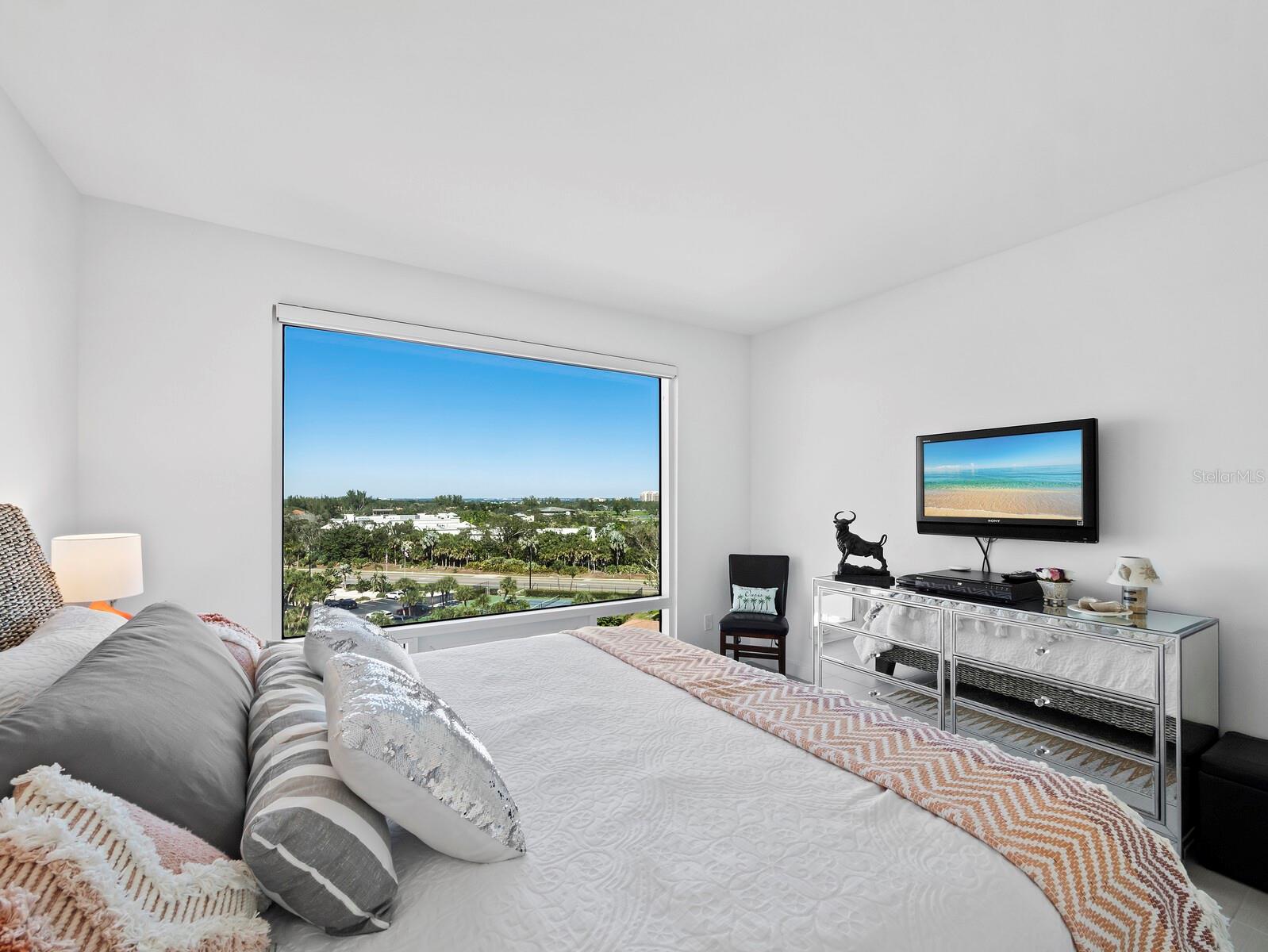 2525 GULF OF MEXICO DR #8D