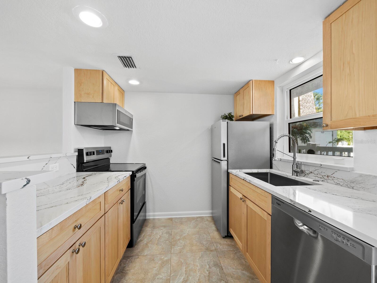 5231 GULF OF MEXICO DR #104