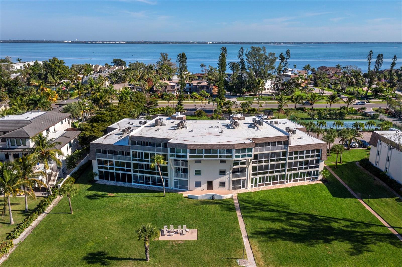 5231 GULF OF MEXICO DR #104