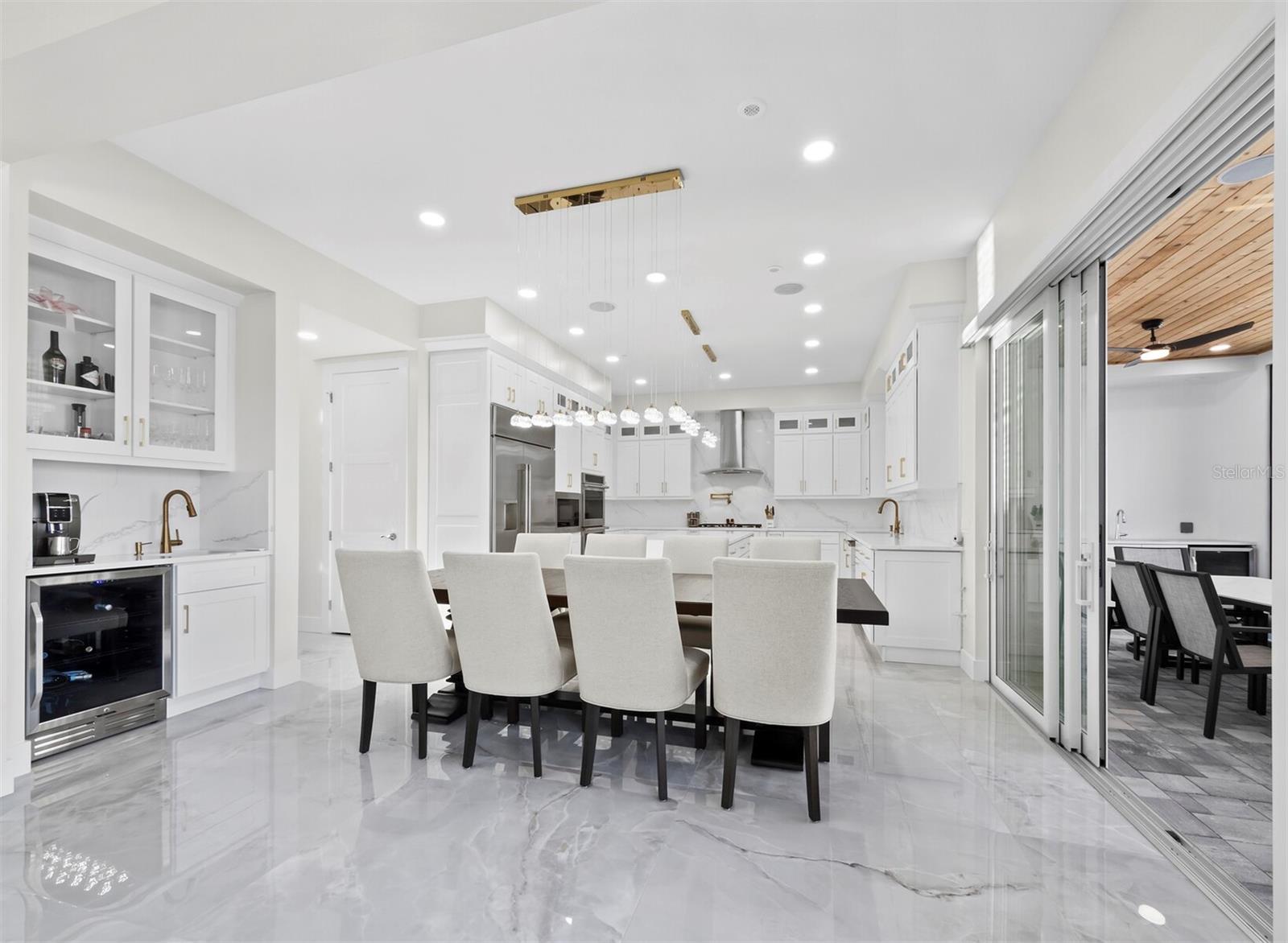 635 JUNGLE QUEEN WAY