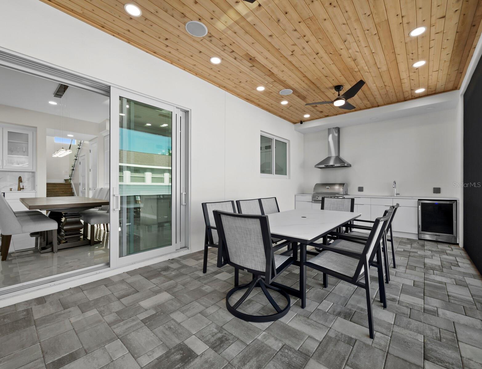 635 JUNGLE QUEEN WAY