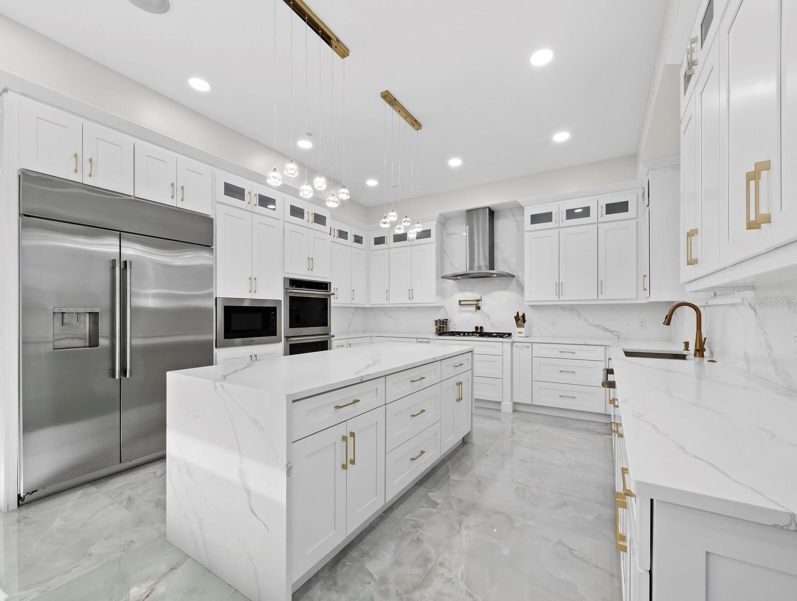 635 JUNGLE QUEEN WAY