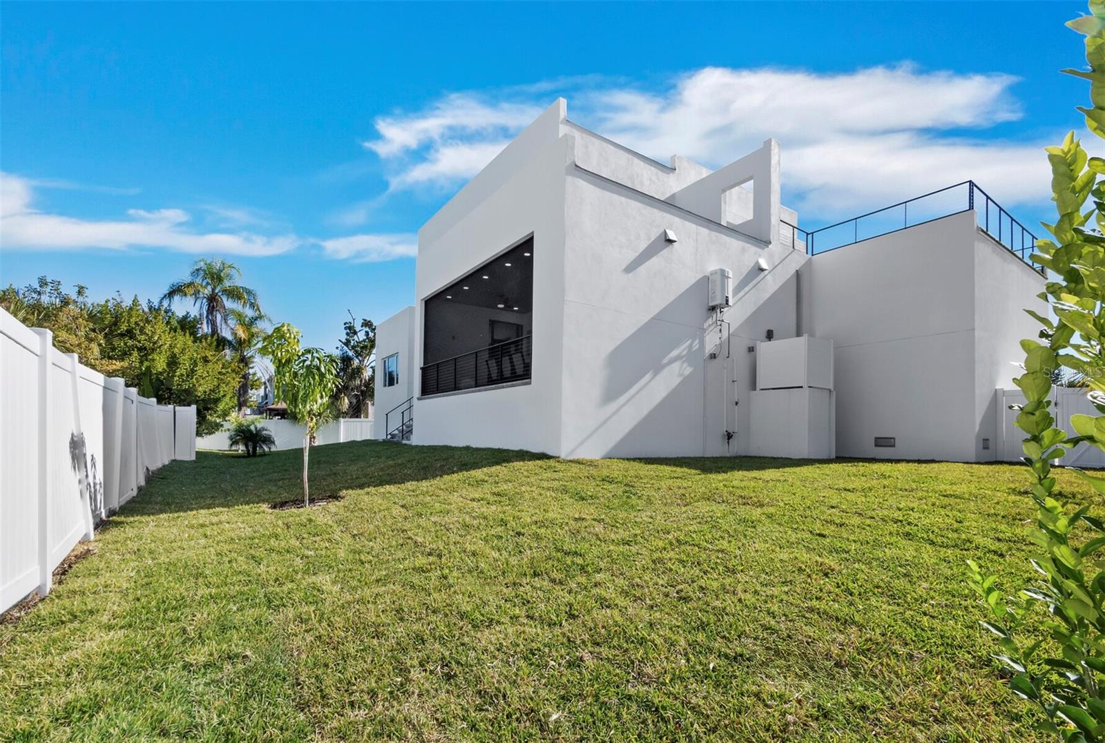 635 JUNGLE QUEEN WAY