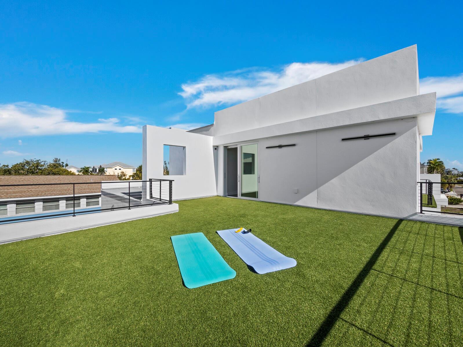 635 JUNGLE QUEEN WAY