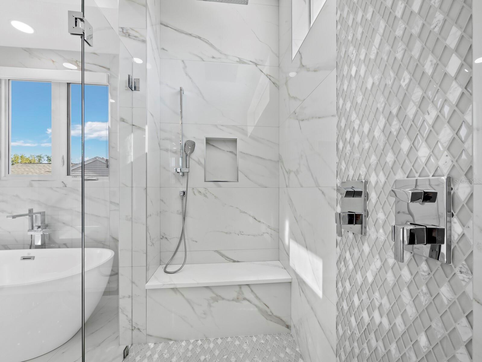 635 JUNGLE QUEEN WAY