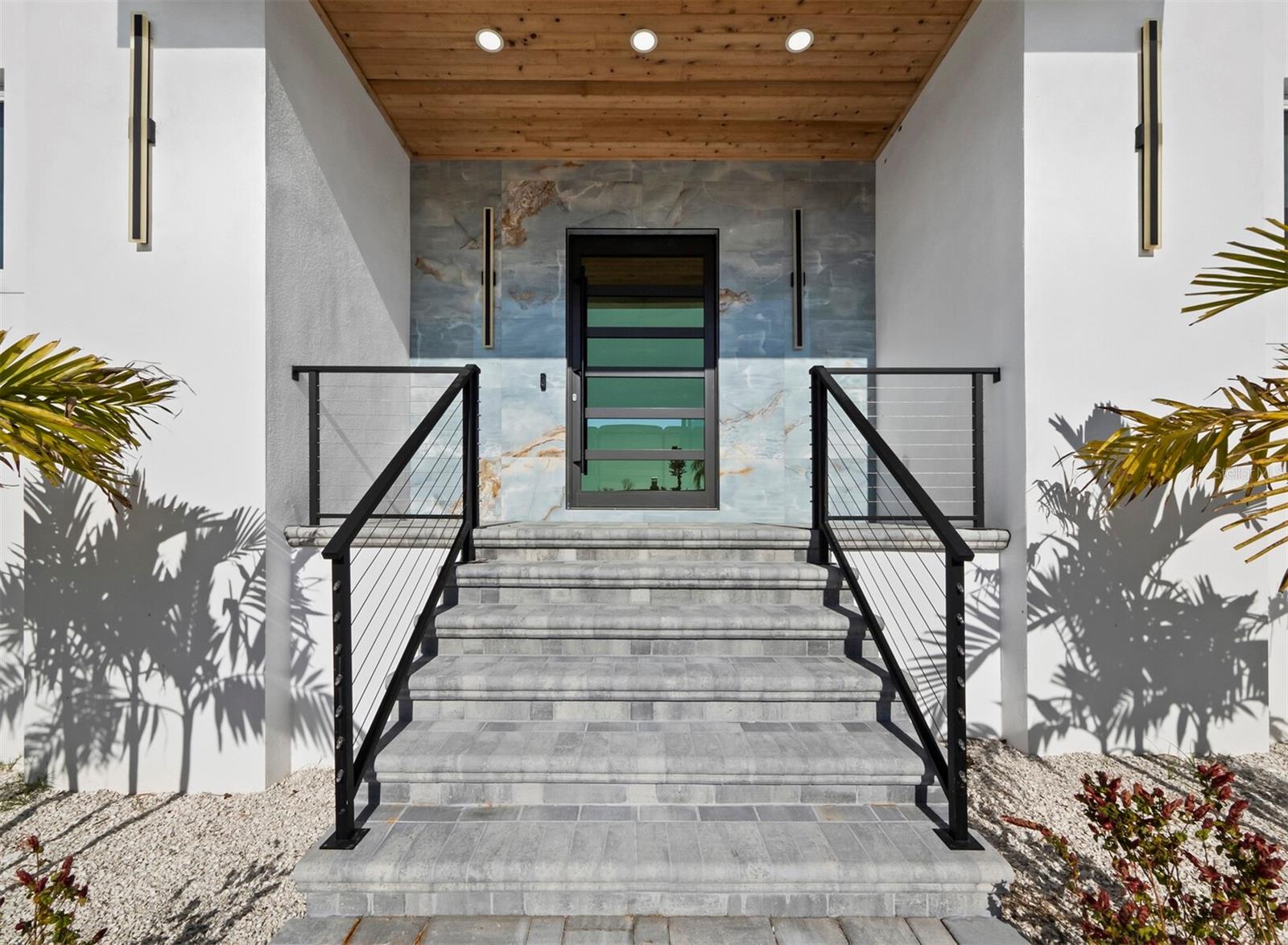 635 JUNGLE QUEEN WAY