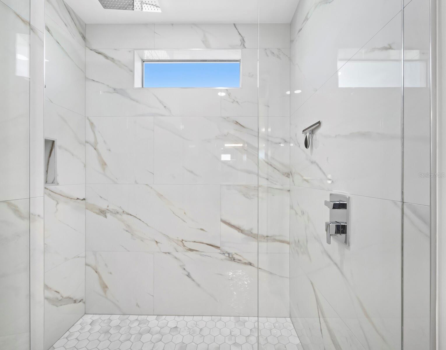 635 JUNGLE QUEEN WAY