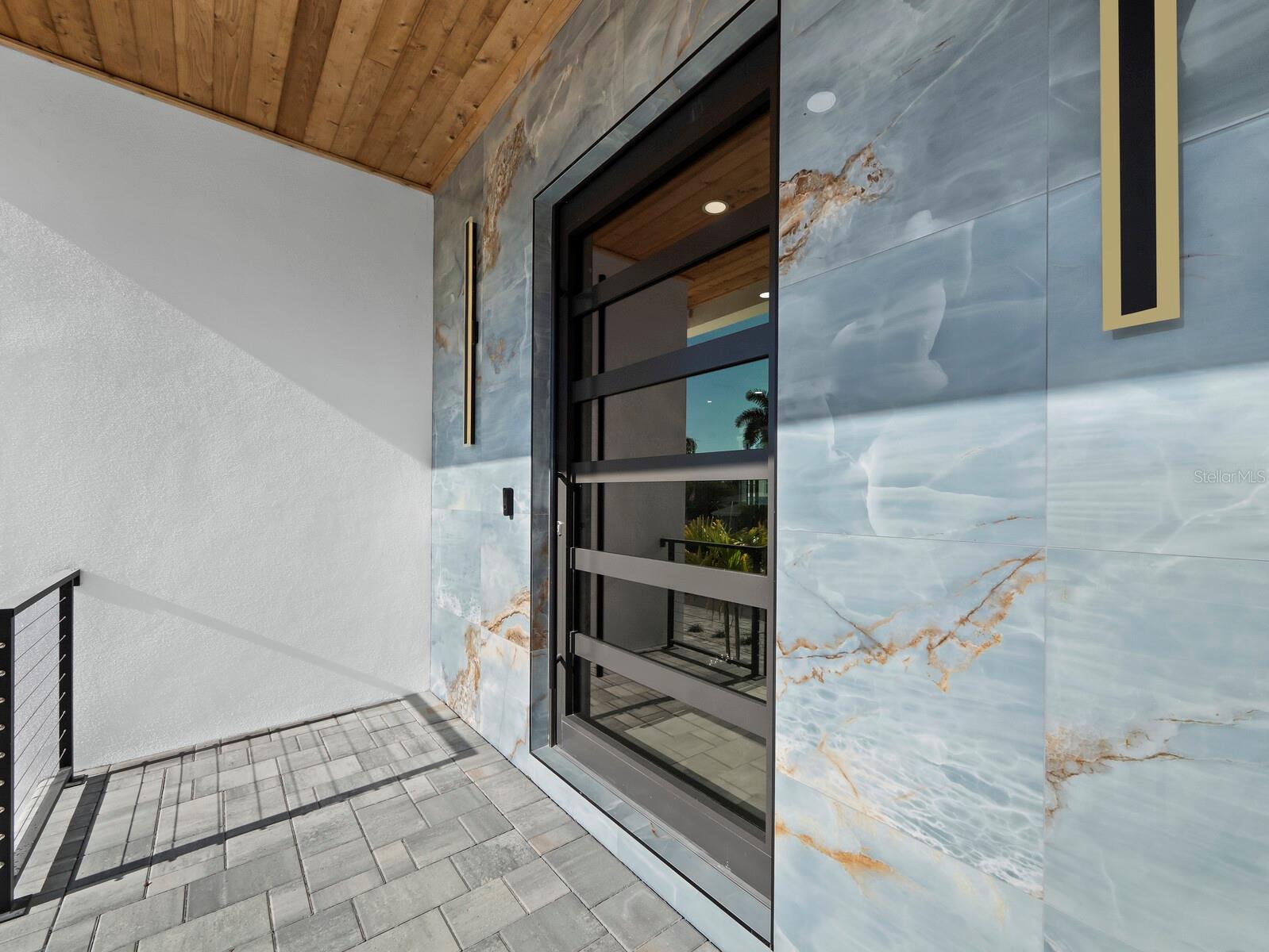 635 JUNGLE QUEEN WAY