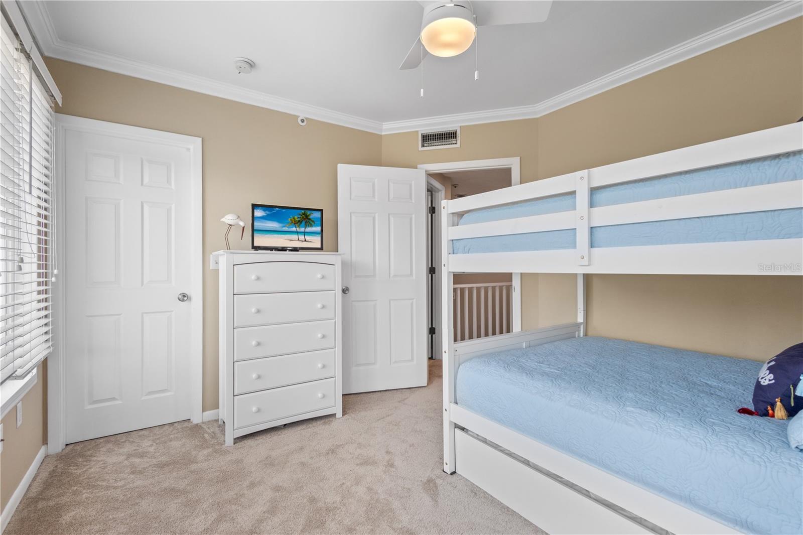 528 FOREST WAY