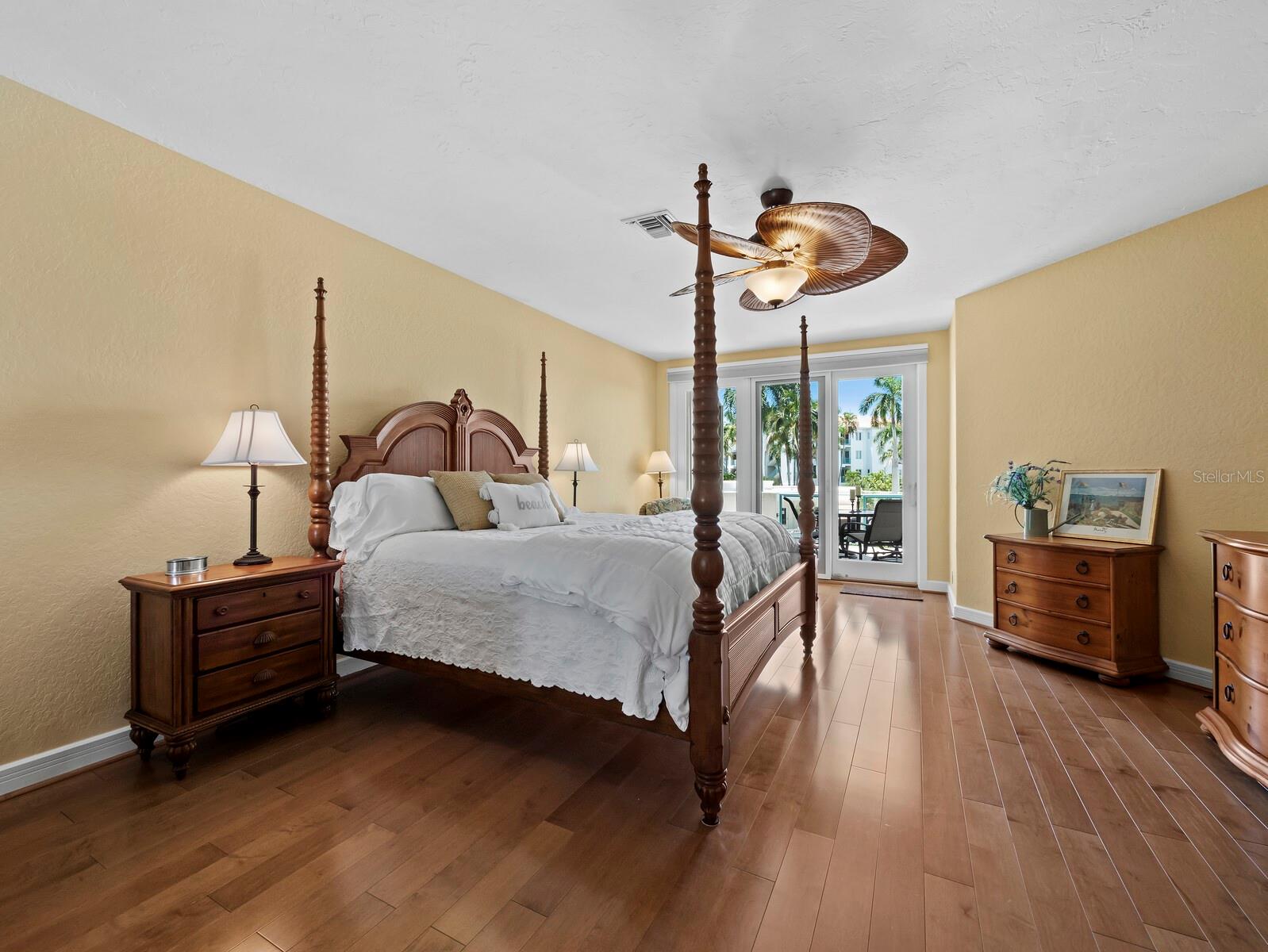 350 GULF OF MEXICO DR #213