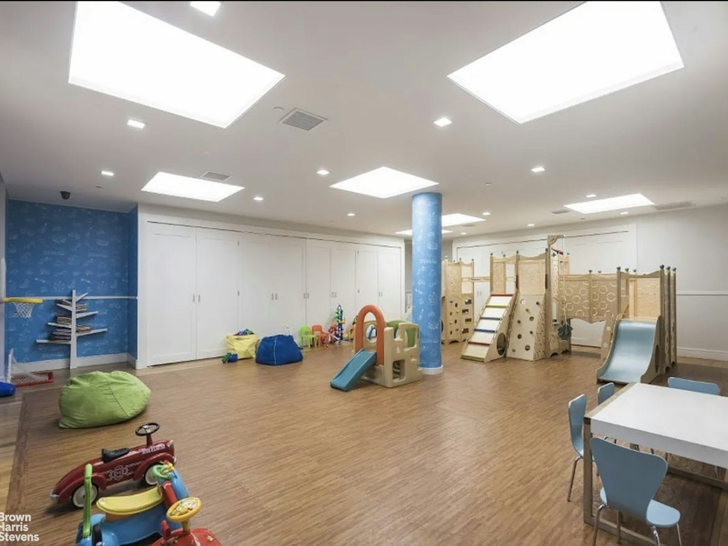 250 WEST Street 10A