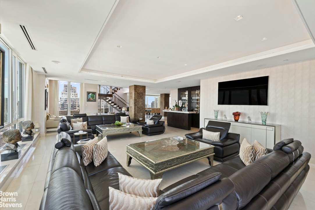300 E 77TH Street PH2/3