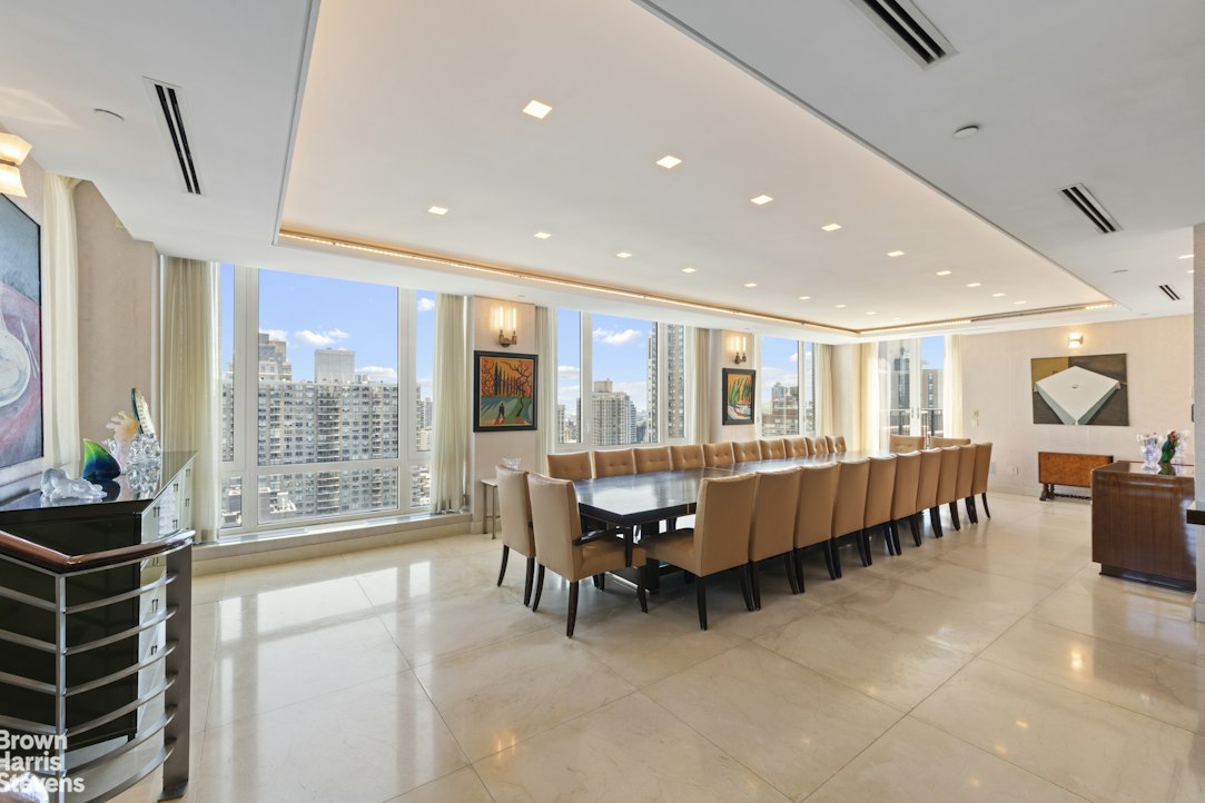 300 E 77TH Street PH2/3