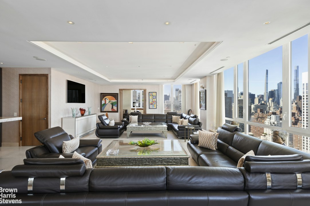 300 E 77TH Street PH2/3