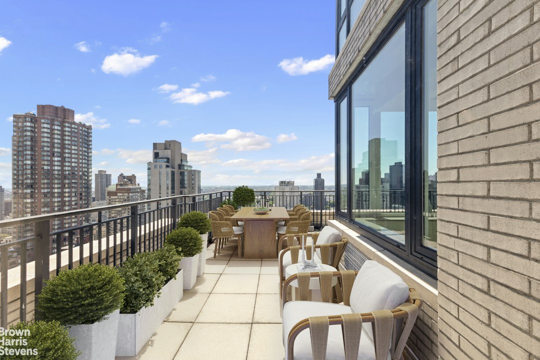 300 E 77TH Street PH2/3