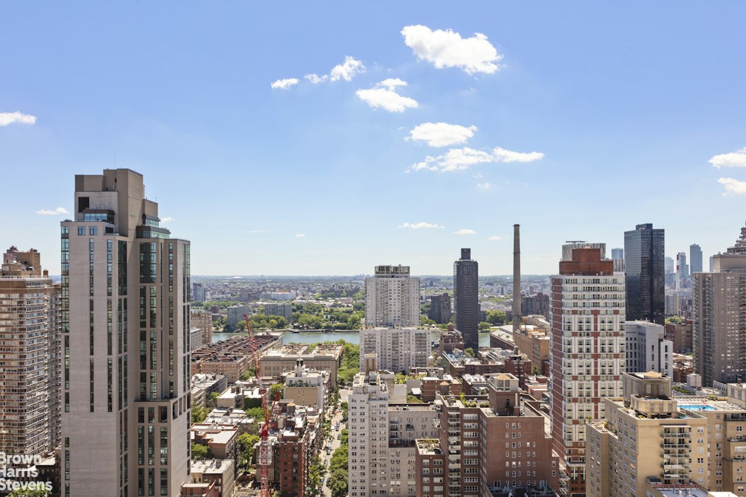 300 E 77TH Street PH2/3