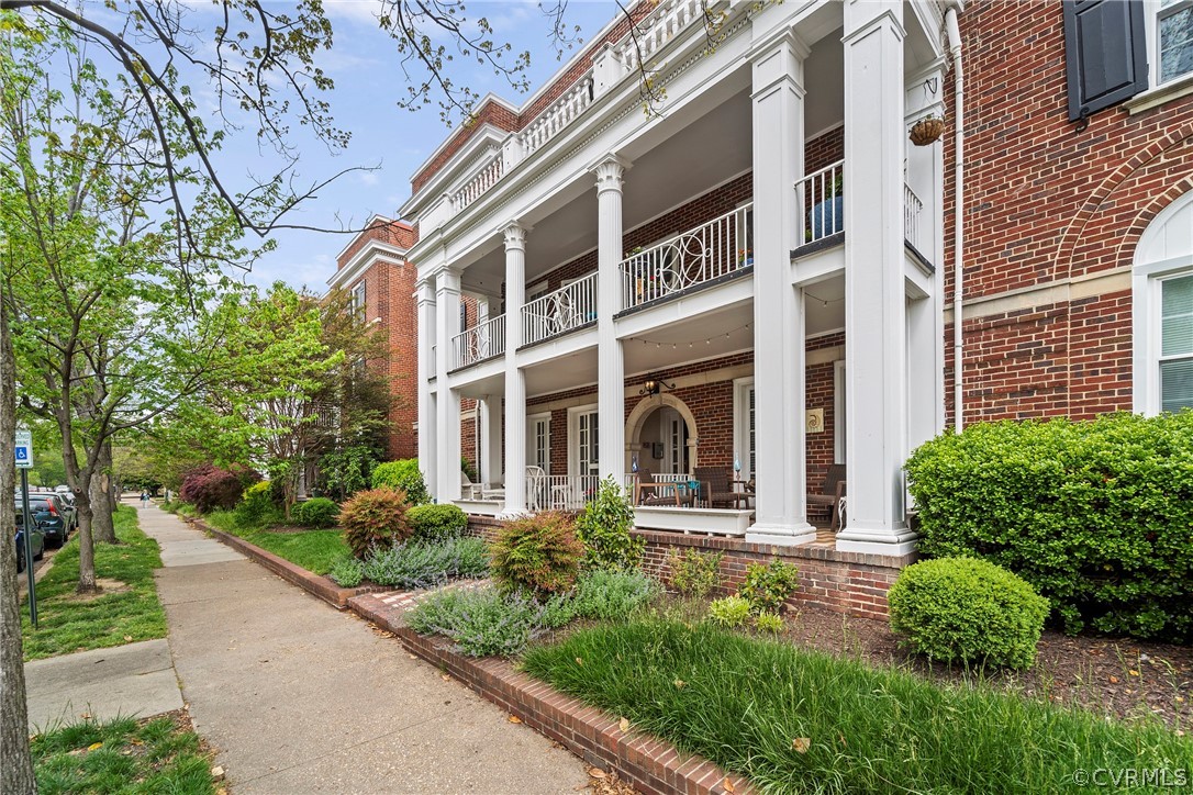 2810 Kensington Ave Unit#6