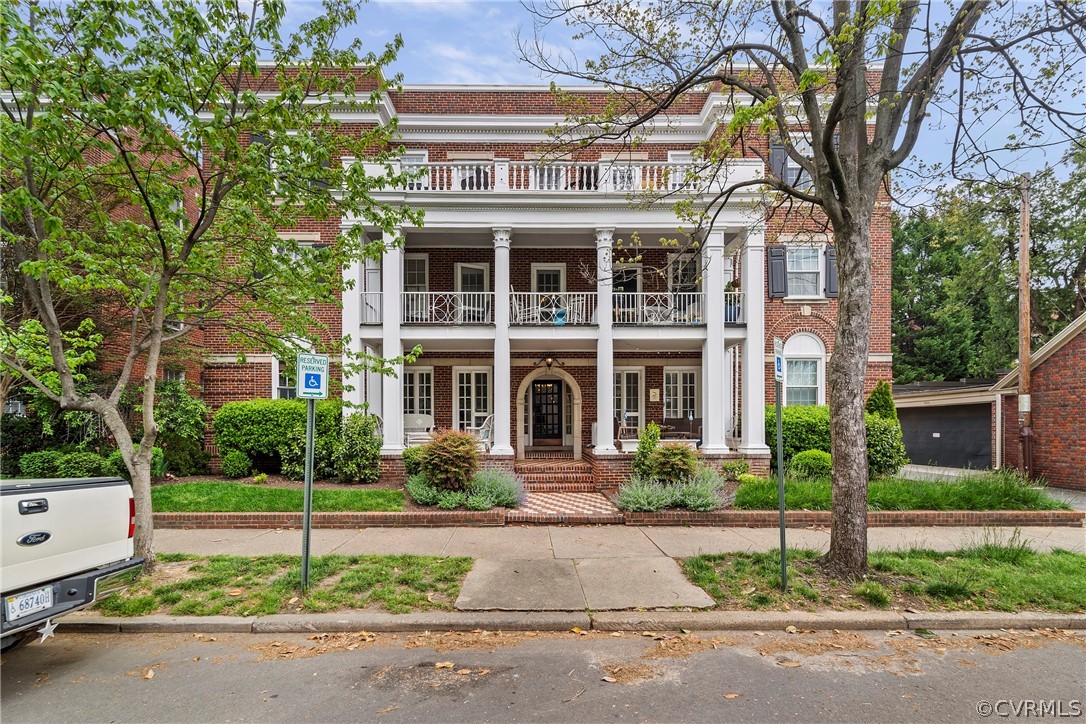 2810 Kensington Ave Unit#6