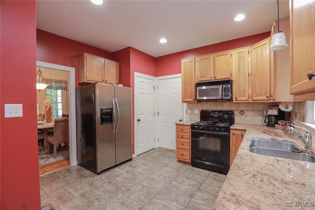 15150 Whispering Springs Ln