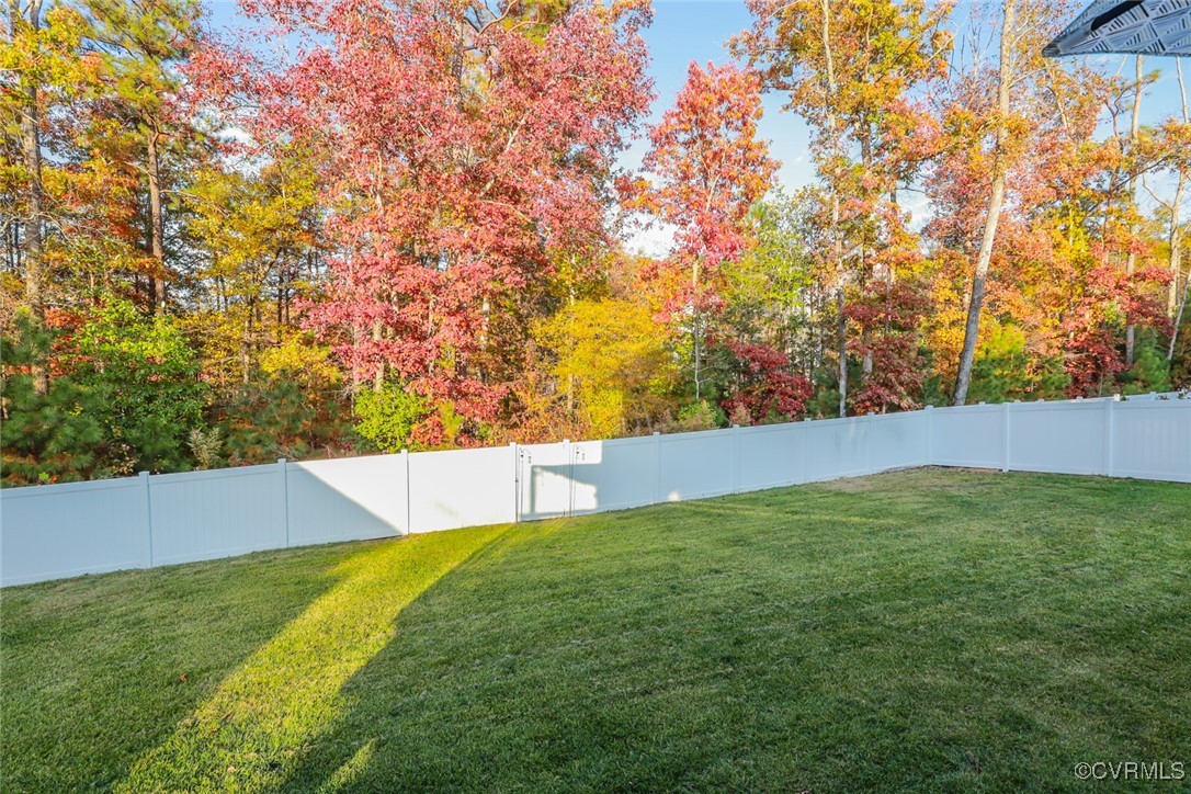 16713 White Daisy Loop