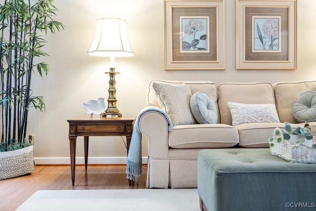 9213 Mission Hills Ln