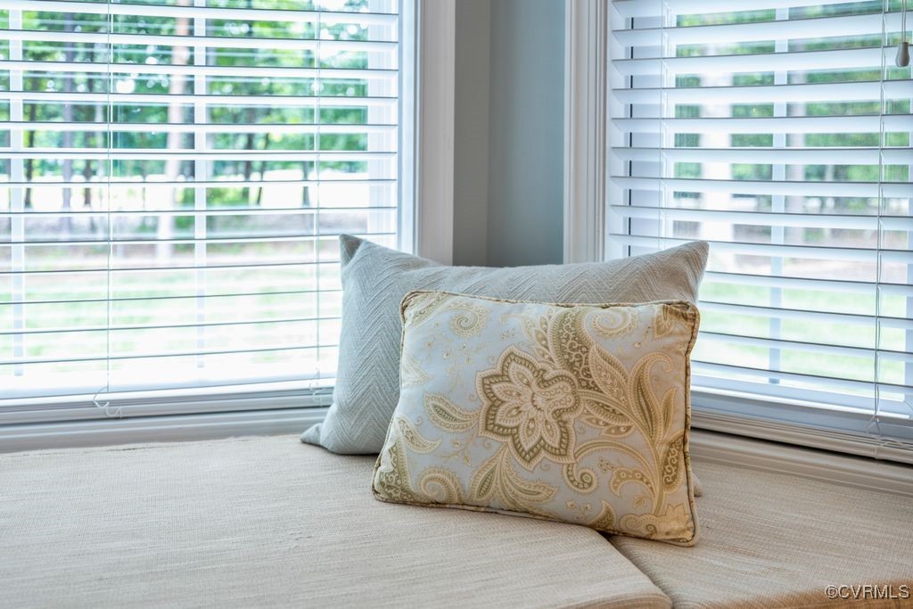 9213 Mission Hills Ln