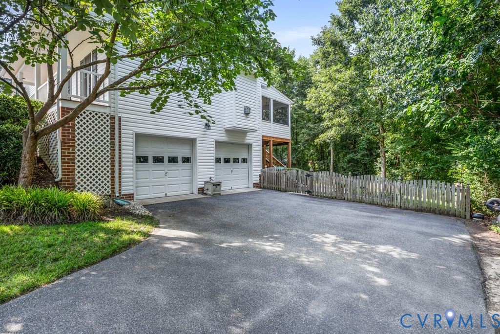 11718 Duxbury Ct