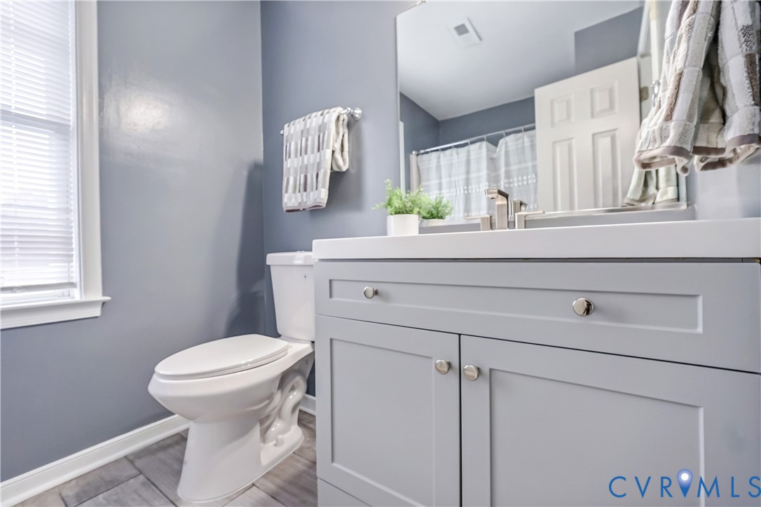 12136 Warfield Estates Dr