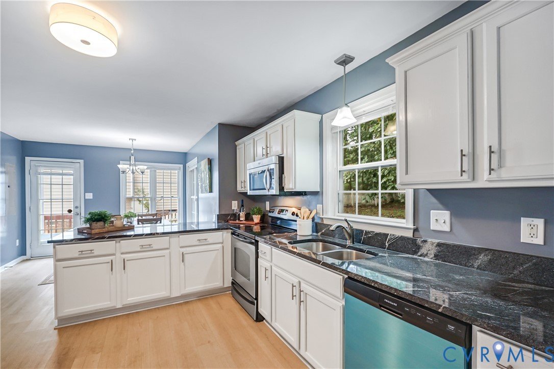 12136 Warfield Estates Dr