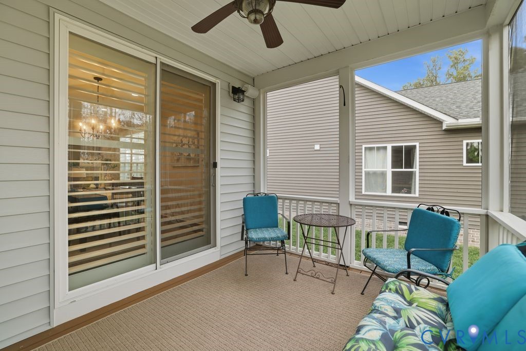 8725 Fishers Green Pl