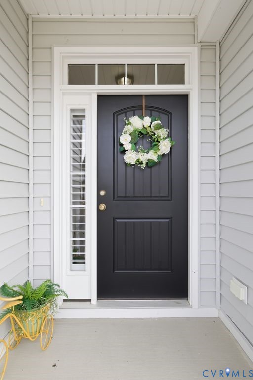 8725 Fishers Green Pl