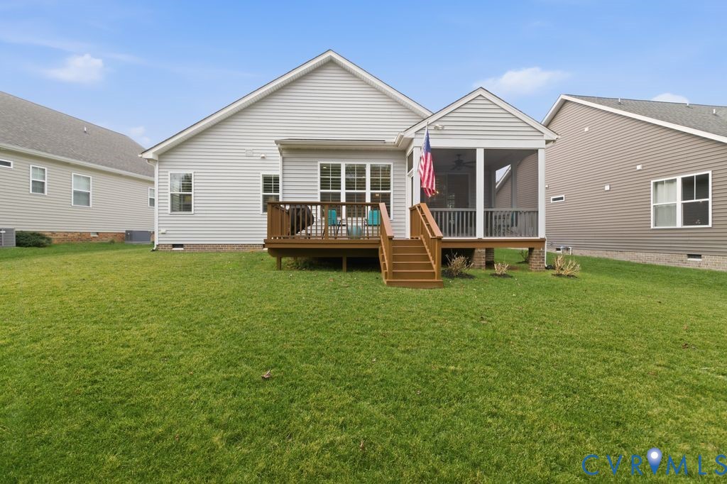 8725 Fishers Green Pl