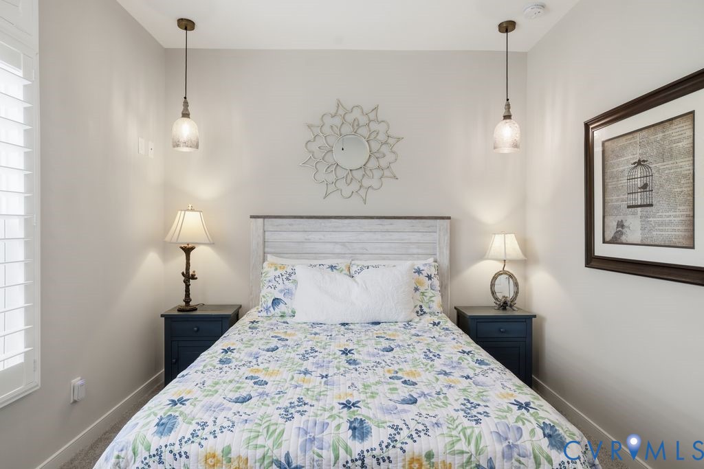 8725 Fishers Green Pl