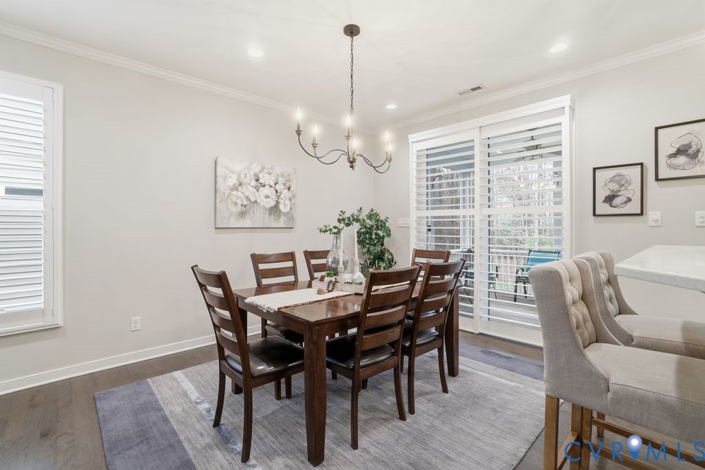 8725 Fishers Green Pl